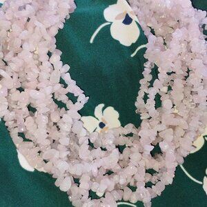 Rose quartz necklace in silver tone